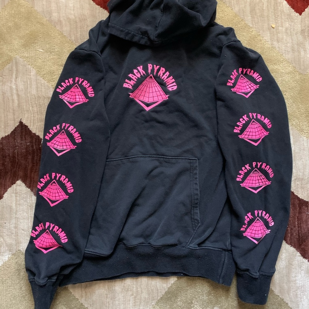 Black Pyramid Hoodie M